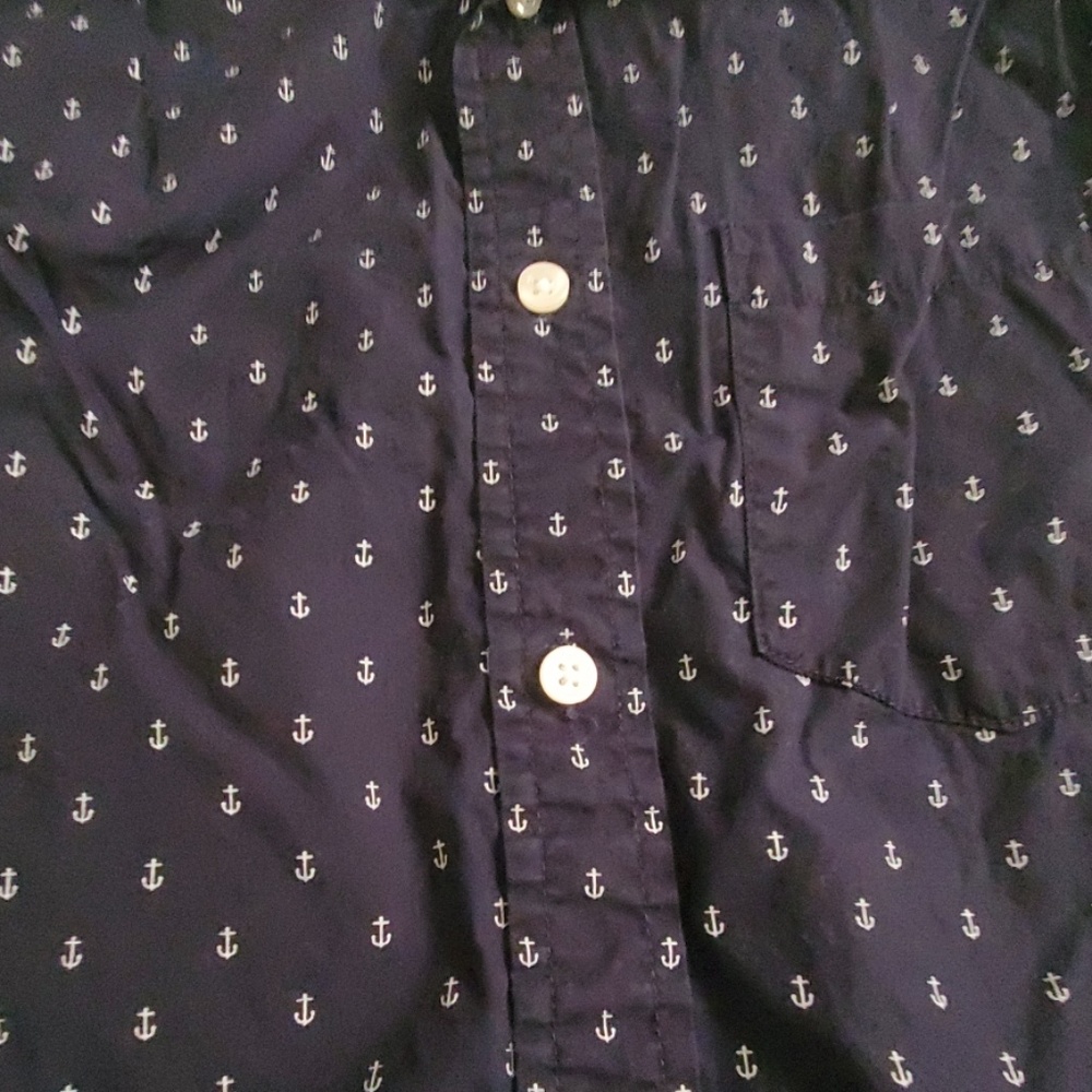Old Navy  blue button down shirt w/ short sleeves. - Picture 3 of 4